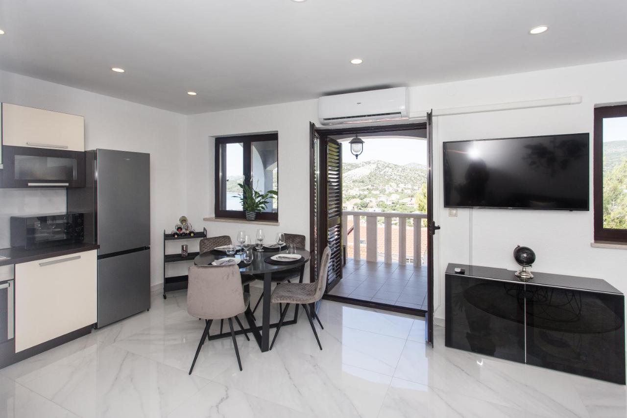 Apartmani Stanic Seget Vranjica Exterior photo