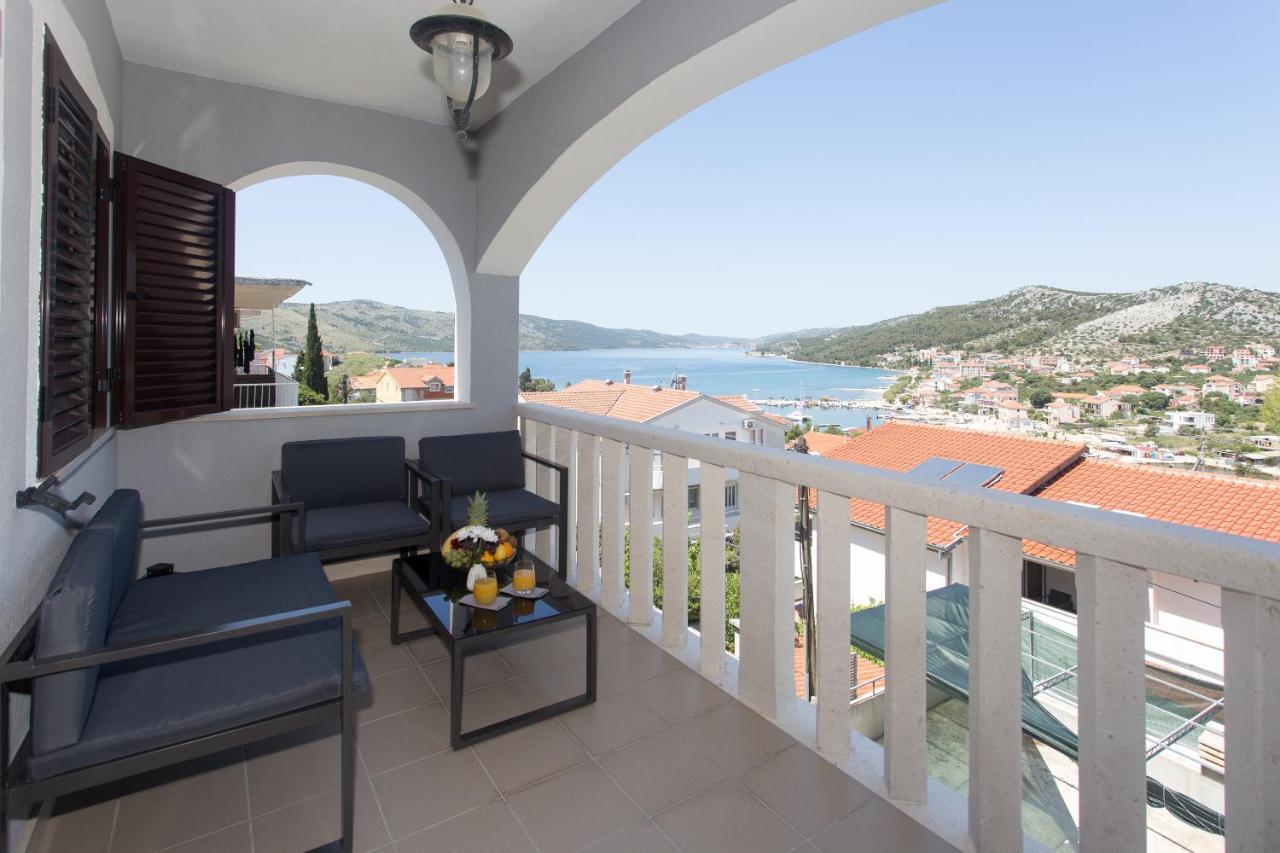 Apartmani Stanic Seget Vranjica Exterior photo