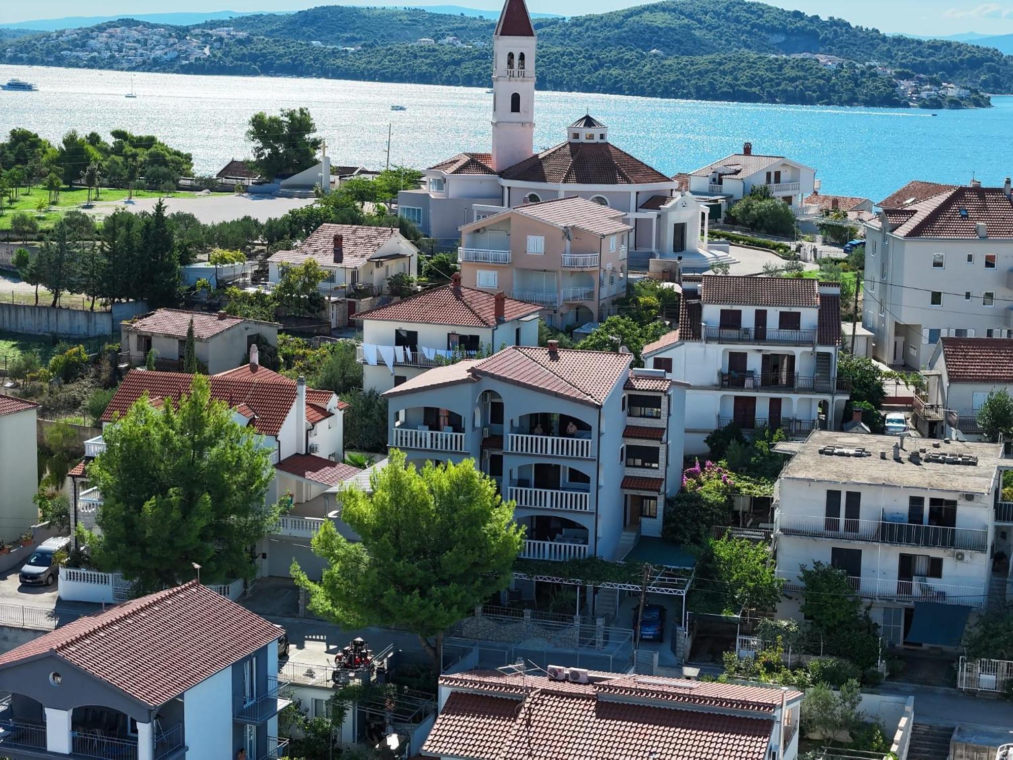 Apartmani Stanic Seget Vranjica Exterior photo